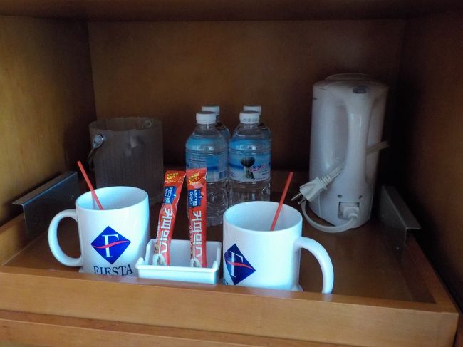 空の冷蔵庫もある。