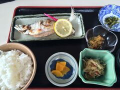 姫鱒定食です。
十和田湖の鱒です。