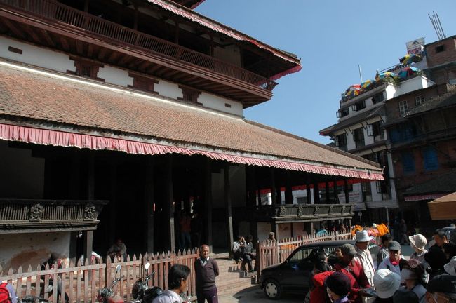 カスタマンダブ寺院