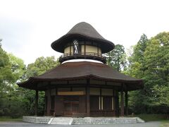 上野公園俳聖殿。
公園でちょっと休憩。