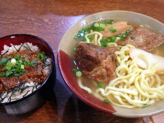 そんな訳で今回はコザ近くの
ホテルなのでそばにある「我部祖河食堂」で
ほろほろ鳥の丼セット！
味が濃かったけど腹一杯〜
