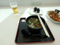 出発は便利な羽田空港から。ANAラウンジではいつも山菜うどんを頂きます。
出発は予定通りスムーズでした。