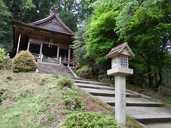 奥千本口から登ること数分で金峯神社へ。