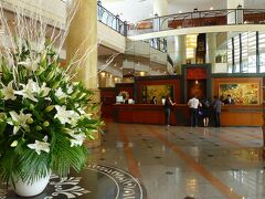 午後２時頃、ヒルトンハノイオペラにチェックイン。
入国審査が込んでて、結構時間がかかりました。