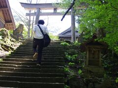 駐輪場までの途中、佐毘売山神社に寄ってみました。
