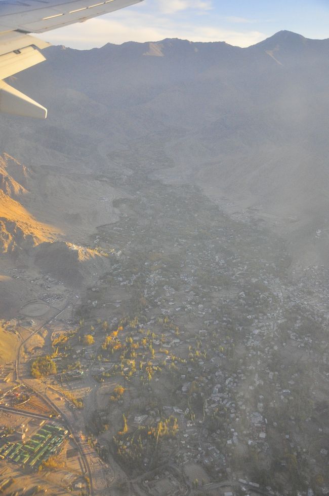 上腔からのレーの街並み。<br />