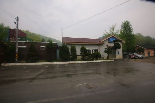 途中、バスはムンス駅を通過。