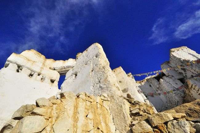 うん、事前の情報通り、空が近い。天空の宮殿のよう。