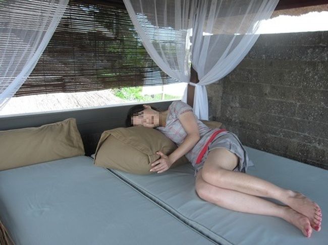 ここは、風が通り抜けて本当に気持ちがいい。<br /><br />部屋にいる時間はここで過ごすことが多かったです。