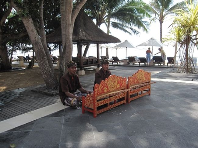 そして、こんな方たちも。<br />バリっぽさがそこここにたくさん。