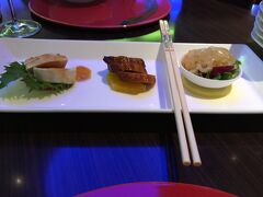 前菜
・豚ロースのチャーシュー
・蒸し鶏のゴマソース
・くらげ