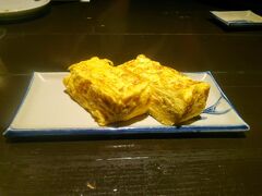 夕日を堪能した後は、今日も＜恩納つばき＞で夕飯で〜す。

これは甥っこの為の＜玉子焼き＞