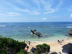 古宇利島のパワースポット、ハートロックが見えてきた。