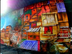 □■AV Vinte e Tres de Maio（5月23日通り）■□ 


ファベーラ（貧民窟）の様子を描いた作品。