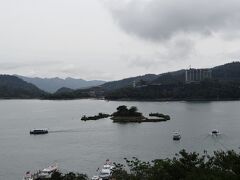 玄光寺に登って眺めたラルー島。