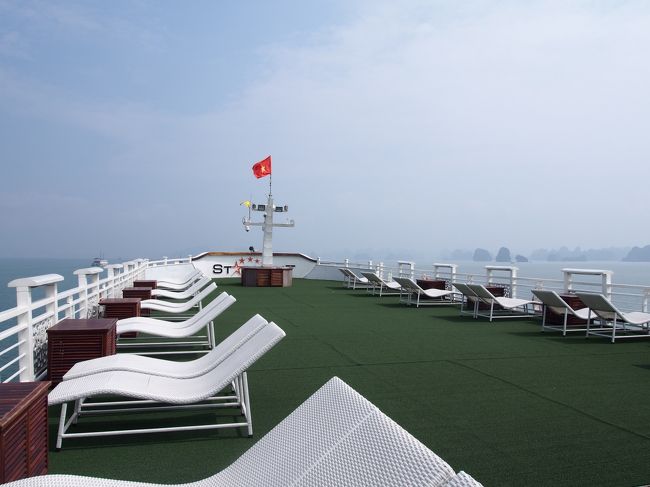 カヤックから帰ってきたら、すぐにチェックアウトの時間！<br />お部屋からチェックアウトしたら、デッキで一時間程度休憩です。<br />