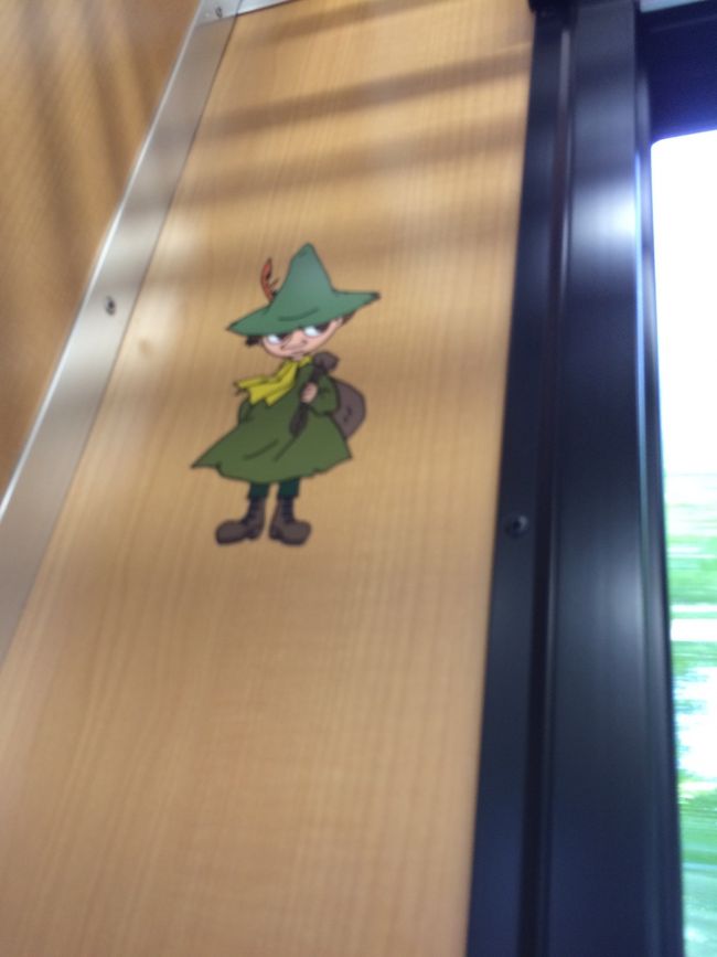 室内にはそれほどキャラクターが多くは描かれてない（汗）