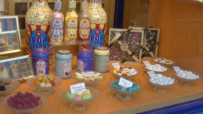 この左下のゼリーとその上の箱<br />のゼリーです。<br />濃厚で美味しかったです。<br /><br />右下のホワイトチョコも悩ましい<br /><br />