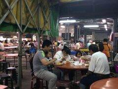 
埔里駅付近にある第三市場で食事。

臭豆腐と蒸し餃子をつまみに台湾麦酒で乾杯！

明日は早いので今日はこれで就寝〜