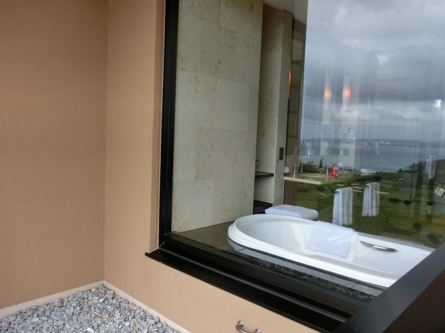 ベランダから、お風呂ものぞけますけど。