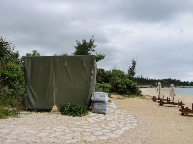 シーズンになると、こちらの小屋？がお店になっていて、<br />食べ物などもうっているみたいです。<br />今はやっていません。