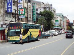 ５月７日のお昼前。

清境農場の「國民賓館」バス停から南投客運に乗車してほどなく霧社に到着。
山の中に突然現れるこじんまりとした街です。

でもその当時、霧社は原住民統治の中心地。
学校や病院、食堂や旅館などあらゆる公共施設の整った最も大きい街だった。

今は穏やかすぎて８５年前のことなど全く感じない。

（観光ポイントのことはクチコミに書き留めておきましたので宜しかったら参考にして下さいね！）････↓
