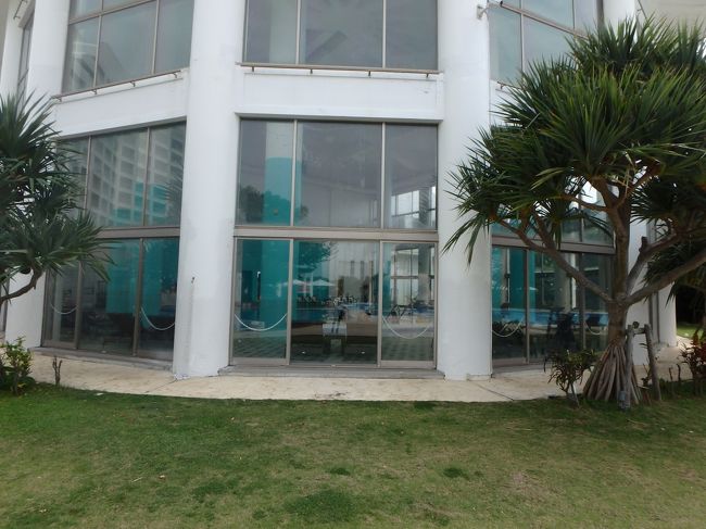 いやいや、冷える〜<br />室内プールは温かい　けど　やっぱつまらないし<br /><br />屋外に戻ったり