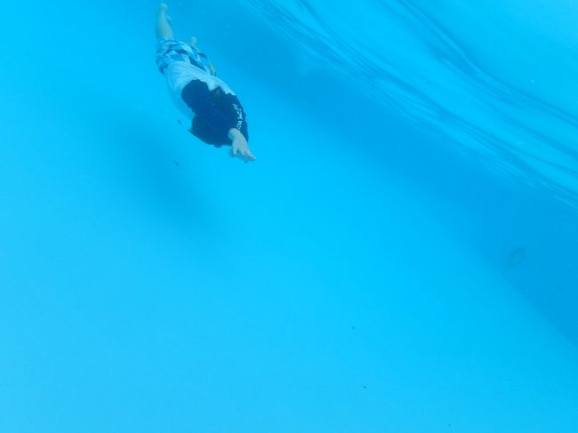 屋外プールで　新調した防水カメラの撮影練習ｗ