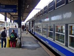 シャルトル駅　Gare de Chartres

そんなこんなで、1時間15分ほどでシャルトル駅に到着!

シャルトルはパリの南西約90kmに位置。
（サントル・ヴァル・ド・ロワール地域圏 / ウール・エ・ロワール県の県庁所在地）