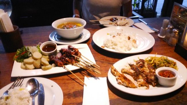 大好きなサティとソトアヤムを頂く。