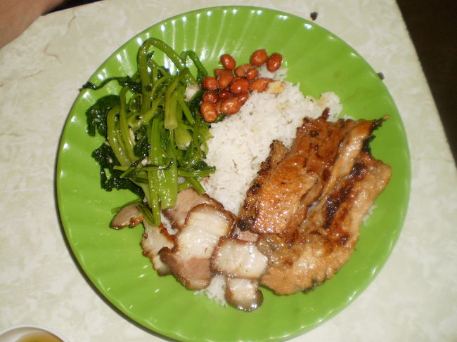 <br />　　　飯屋での昼食