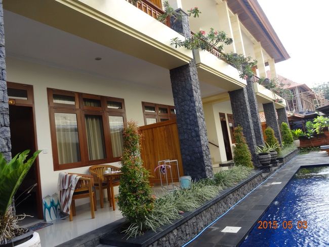 宿泊するAgus try home stay に到着。<br />サヌールの中心地にあります。<br />Agusはオーナーの息子（7歳）の名前だそうです。オーナーのマデは明るいお母さんって感じで、パワーを貰えそうな予感💕