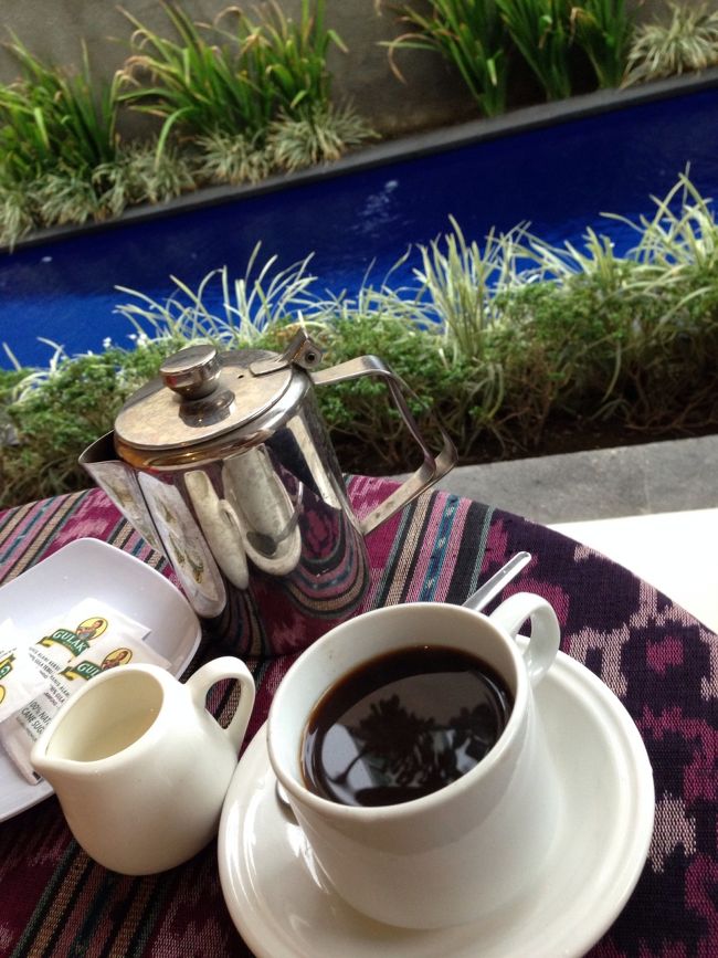 コピバリが飲みたいと言ったら、入れてくれました(^^)<br />部屋の前には小さいけど、テラスがあります。そこで、ホッと一息。