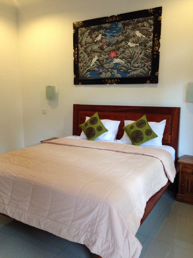 お部屋はわりと広めです。