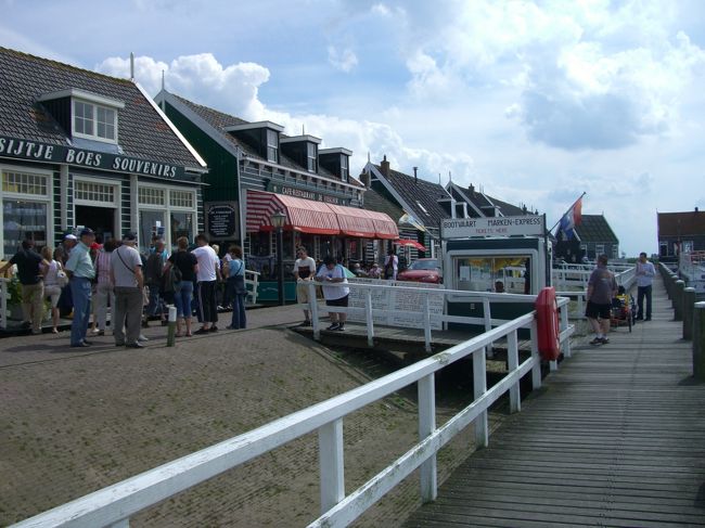 オランダのマルケン(Marken)島とフォーレンダム(Volendam オランダのマルケン(Marken)島とフォーレンダム(Volendam