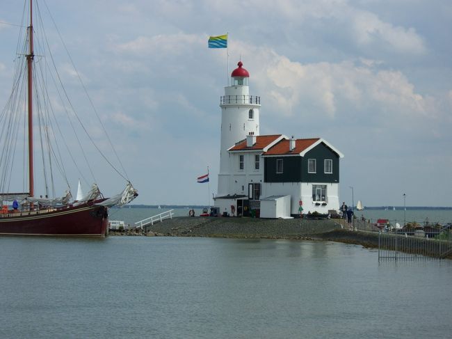 オランダのマルケン(Marken)島とフォーレンダム(Volendam オランダのマルケン(Marken)島とフォーレンダム(Volendam