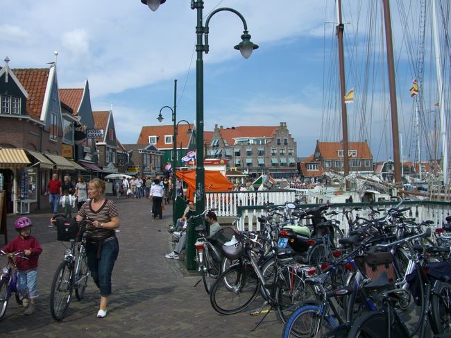 オランダのマルケン(Marken)島とフォーレンダム(Volendam オランダのマルケン(Marken)島とフォーレンダム(Volendam