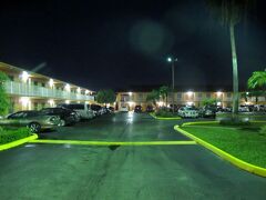 朝6時過ぎに起床です。
“フェアウェイ・イン・フロリダシティ （Fairway Inn Florida City）” は典型的なアメリカの郊外型モーテルで、快適でした。