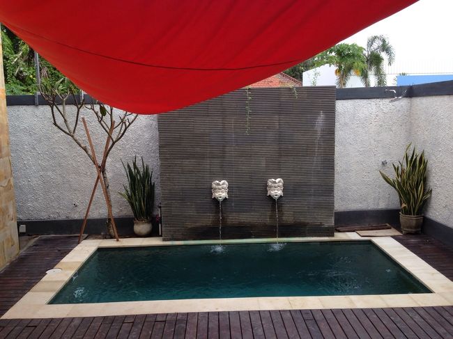 プール💕<br />ちなみに、お値段は$120,000。5年間の借地権付きレンタルで7、500／年。 3年の場合8，500／年らしいです。