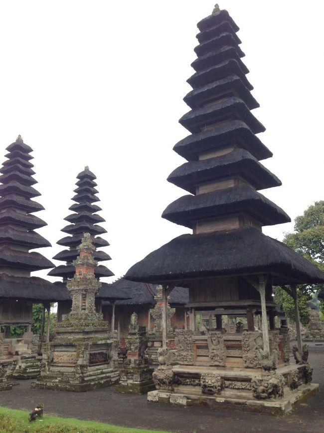 メル（塔）が圧巻です。素敵・・・<br />ただ・・・周辺を水路で囲まれていてその中には入れません。<br />遊歩道沿いの見るだけなのがちょっと残念。<br />