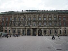 ガムラ・スタンの王宮(Kungliga slottet)とHögvaktsテラス(Högvaktsterrassen)

http://www.kungahuset.se/