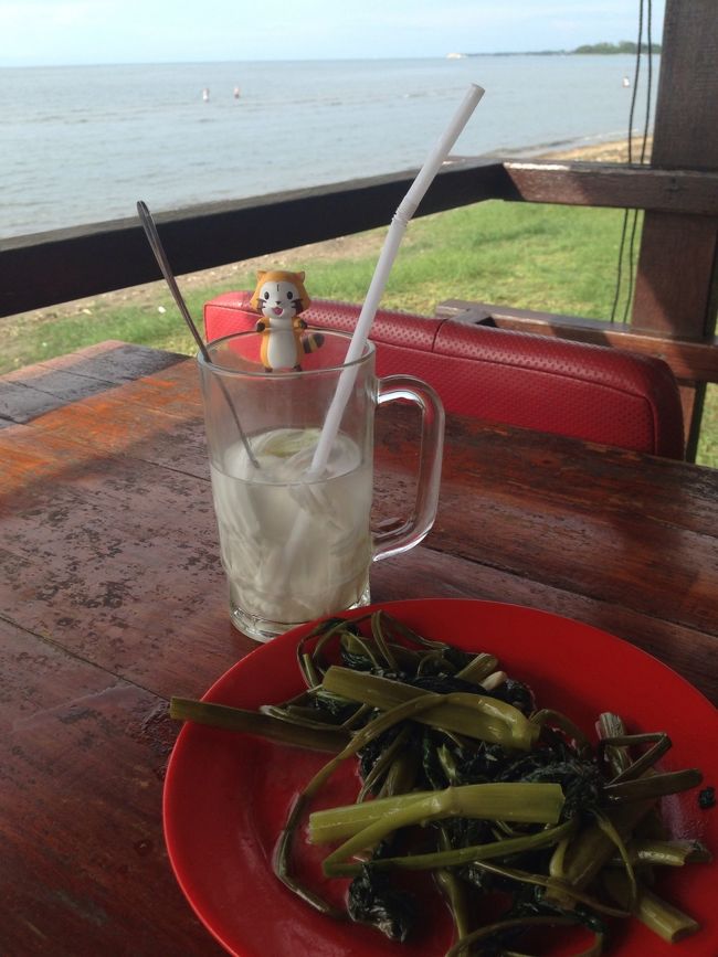 風が気持ちよくて、景色もきれいなのでここでゆっくりしました。