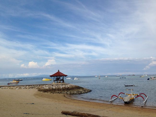 食後はサヌールビーチ散策<br />ここにきて初めてのサヌールビーチです（笑）