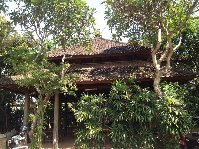 ワルンクリシュナを出て、少しサイクリングしながら帰ることにしました。<br />