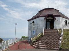 橋を渡ってすぐの「風の見える公園」へ。