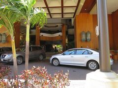 ホテルはHyatt Regency Waikiki。家族連れの時はいつもHilton Hawaiian Villageを定宿にしていたが、今回はGold Passport会員でもありHyattを利用。シルバー割引やリゾートフィー（？）半額の特典付きで割安感がある。
