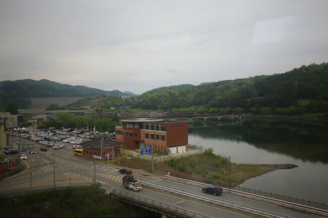 ムグンファ号の車窓より<br /><br />月映橋(ウォルヨンキョ）が見えて来ました。<br /><br />