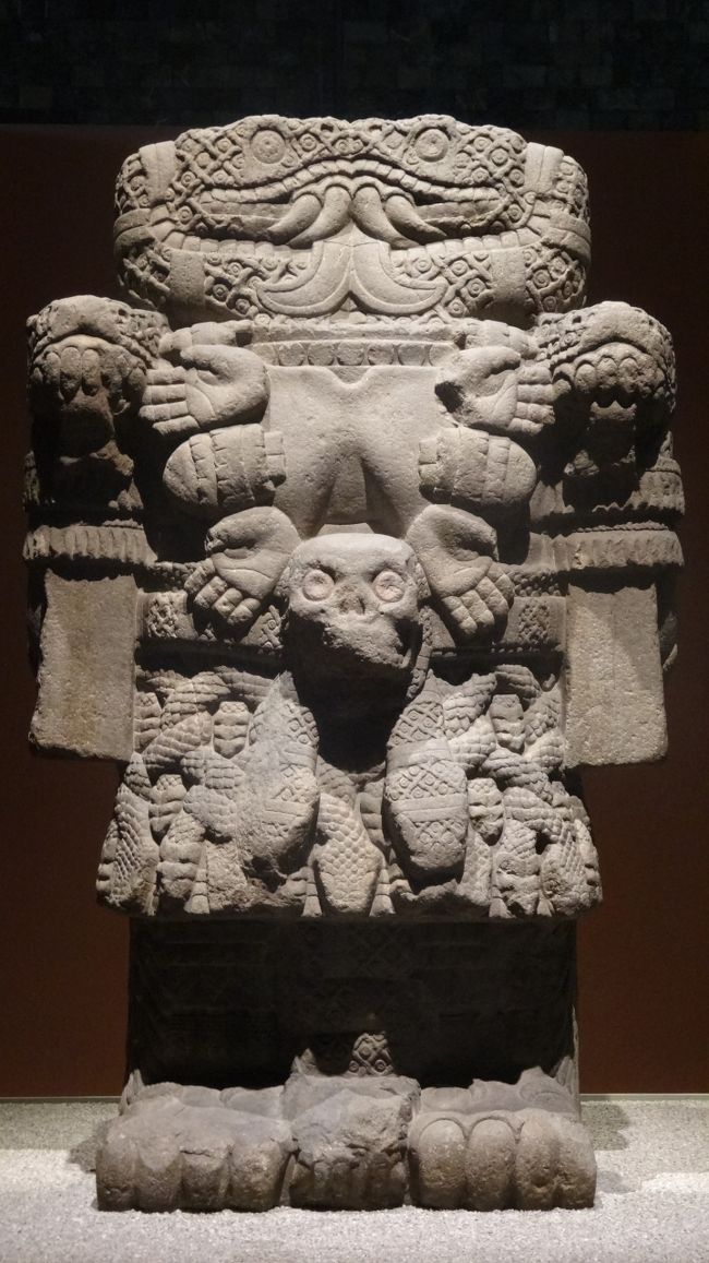 メキシコ国立人類学博物館 （アステカ文明）』メキシコシティ