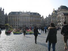 グランプラスに到着！
夜とはまた違う雰囲気です。