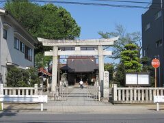 前回掲載した「厚木神社」の前を通ります。